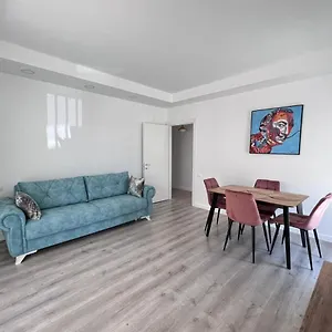 Cosmopolis Bliss: Your Away From Apartament